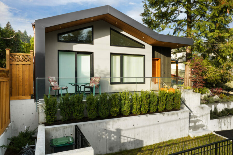 4048 Dollarton Hwy Goldcon 0446