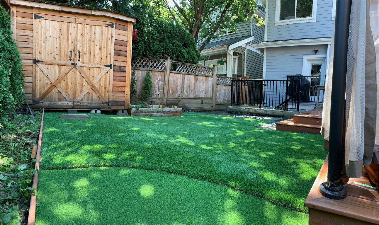 Synthetic Turf   Maintenance